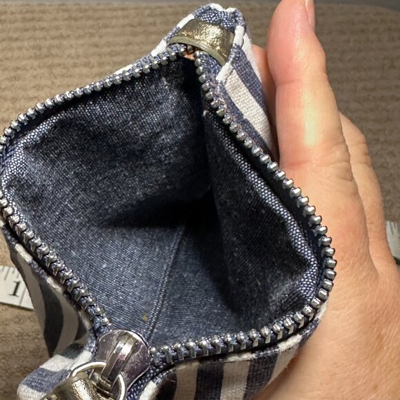 Chloe + Isabel Large Carryall Tote + Pouch - Picture 8 of 13